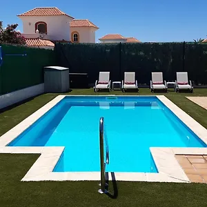 Villa Dwarika, Away From - Private Heated Pool, Caleta De Fuste